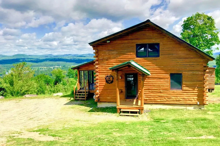 Majestic Vista Mountainside Cabin