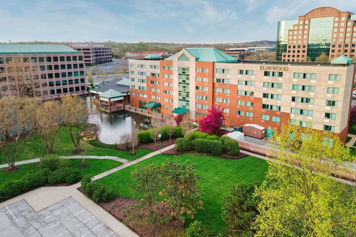 Elimwood Hotel a Ramada by Wyndham