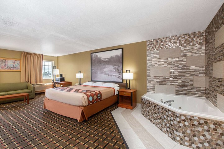 Room 8 of 20