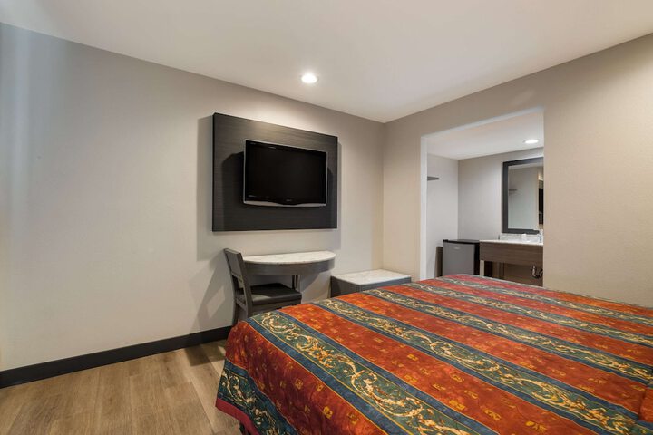Room 22 of 26