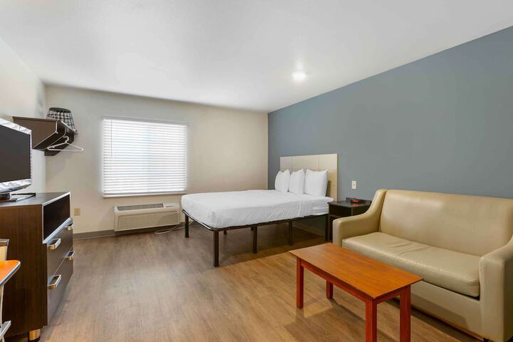Room 9 of 24
