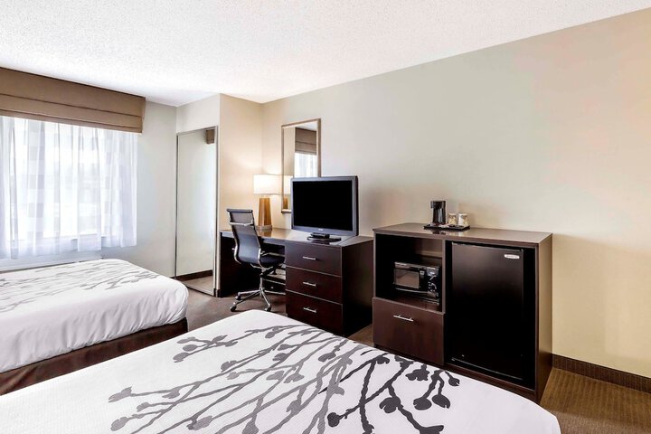 Room 11 of 27