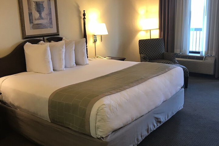 Room 13 of 37