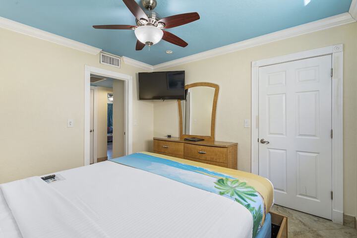 Room 33 of 106