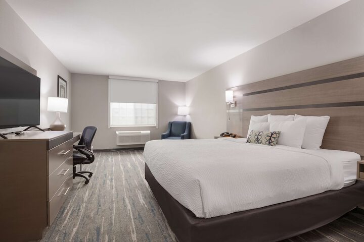 Room 11 of 26