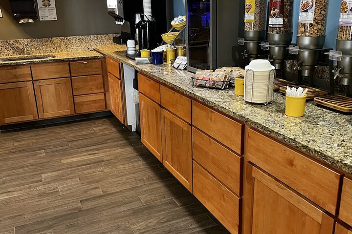 Breakfast/Coffee Service 52 of 60