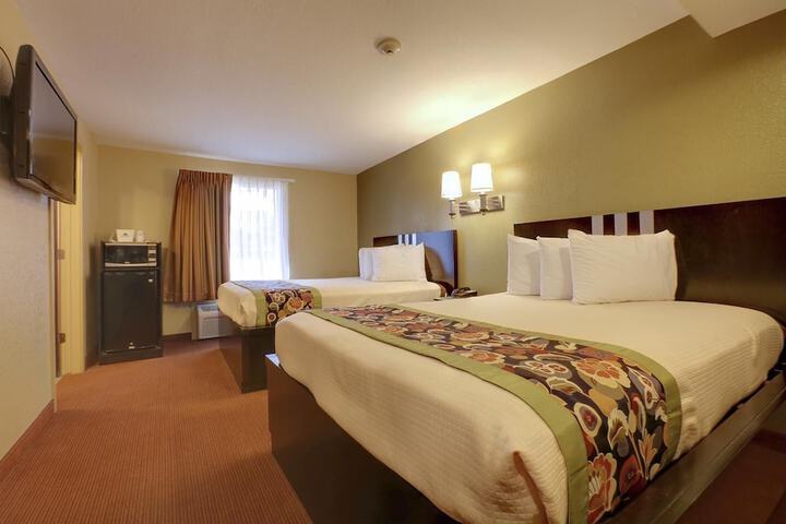 Room 10 of 31