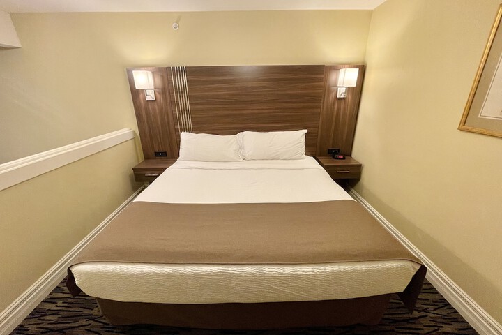 Room 65 of 112