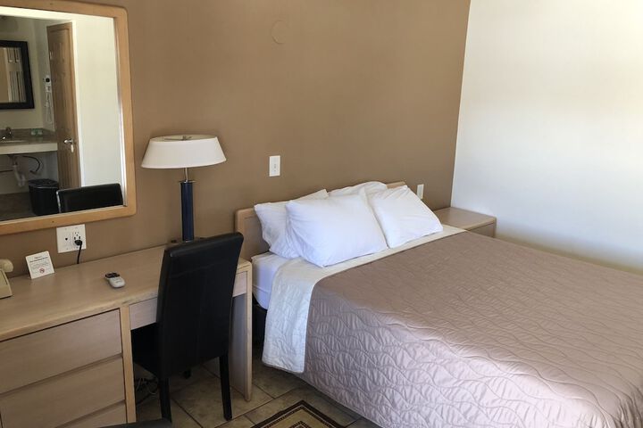 Room 12 of 38