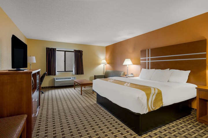 Room 9 of 30