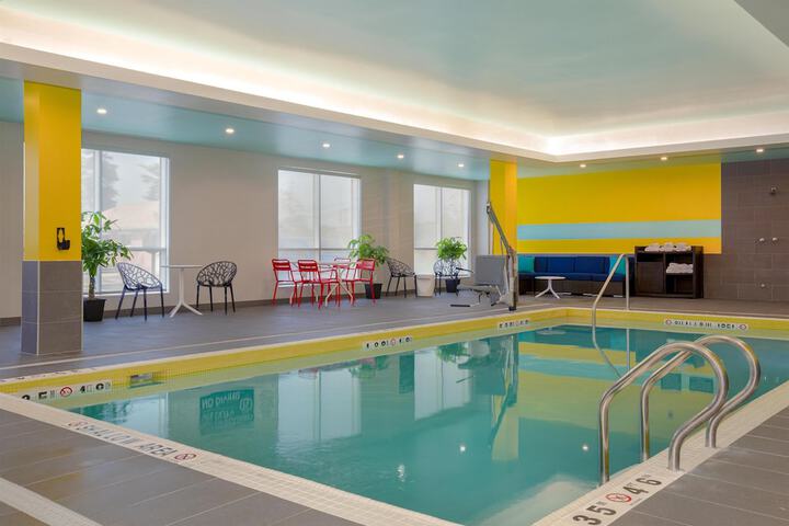 Tru by Hilton Gananoque On