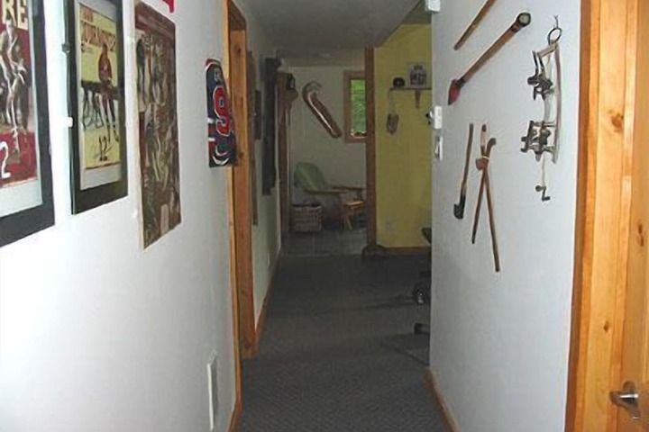 Ballroom/Hall 38 of 50