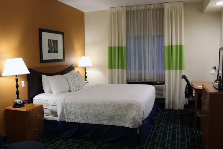 Room 10 of 19