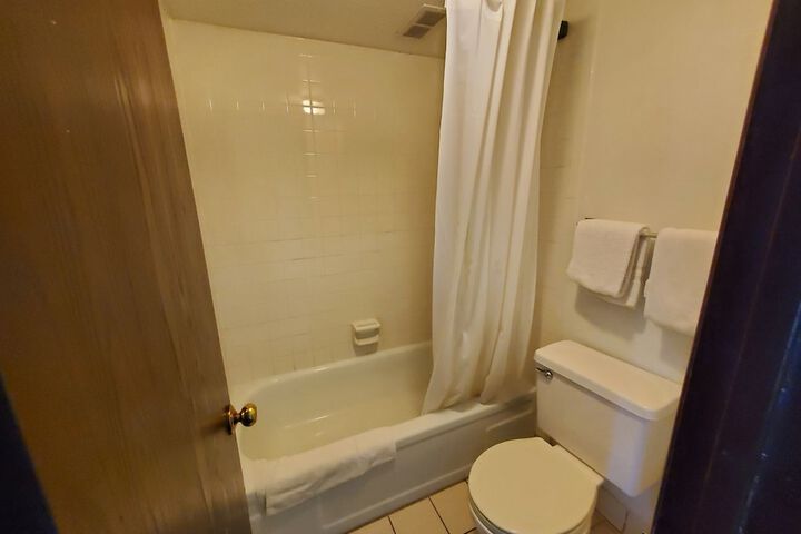 Room 15 of 16
