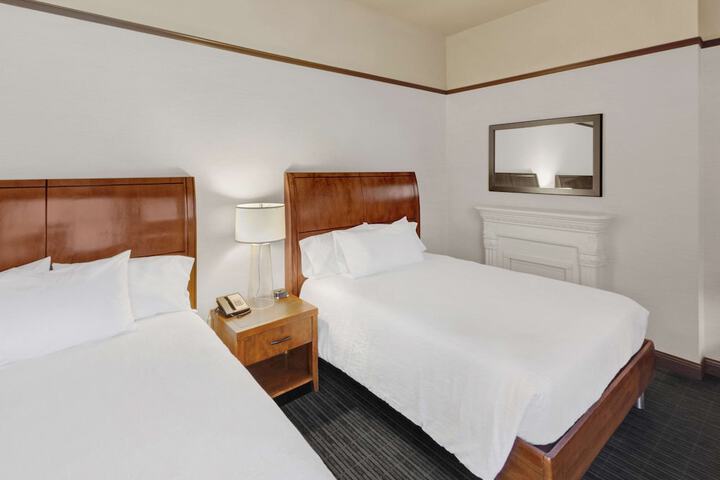 Hilton Garden Inn Milwaukee Downtown