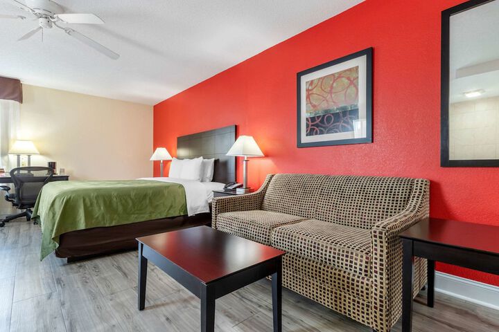 Room 34 of 43