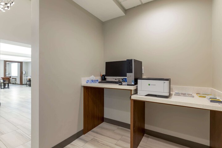 Business Center 45 of 45