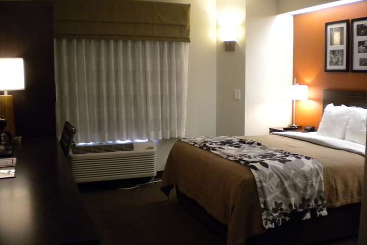 Room 25 of 48