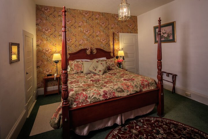 Room 74 of 95