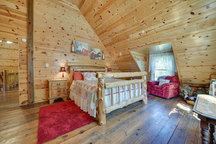 Secluded Broken Bow Cabin w / Fire Pit and Deck!