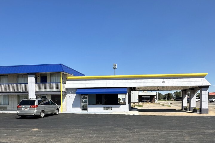 Days Inn by Wyndham Salina South