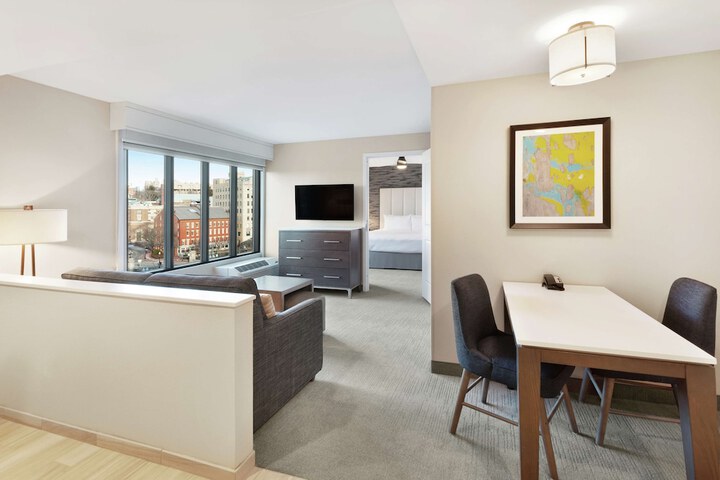 Room 12 of 37