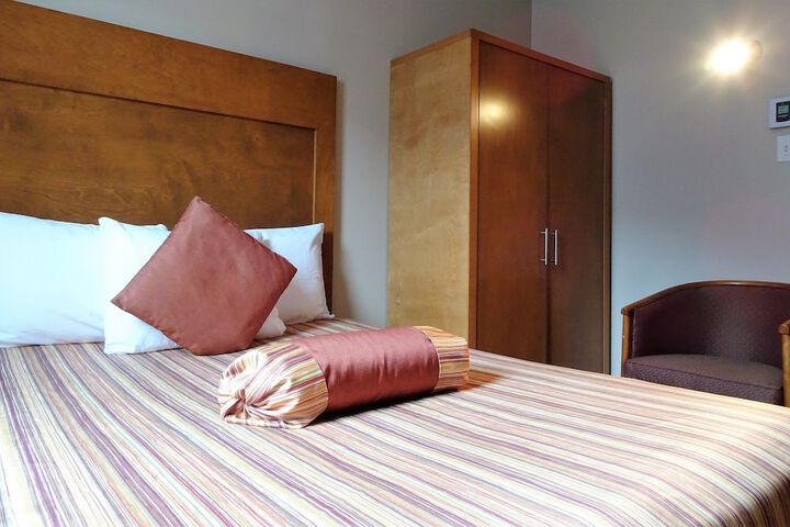 Room 54 of 62