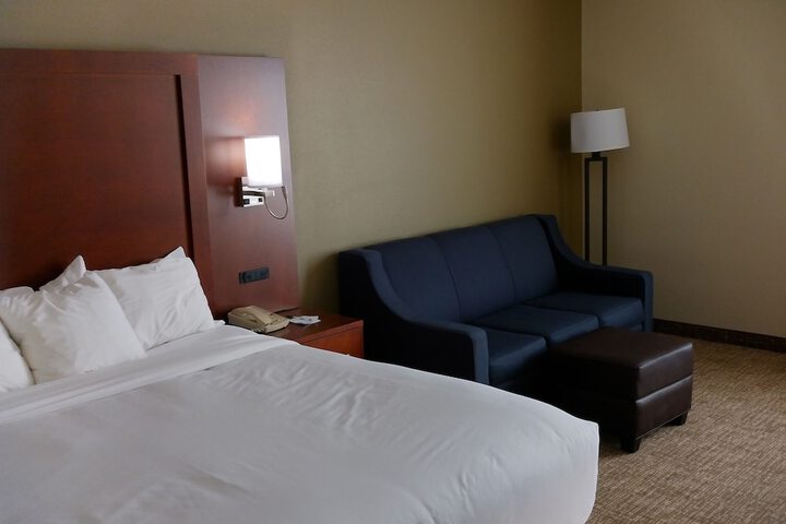 Room 16 of 27