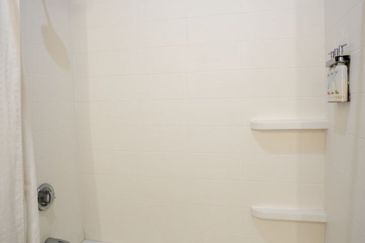 Holiday Inn Express & Suites Dallas Southwest-Cedar Hill by IHG