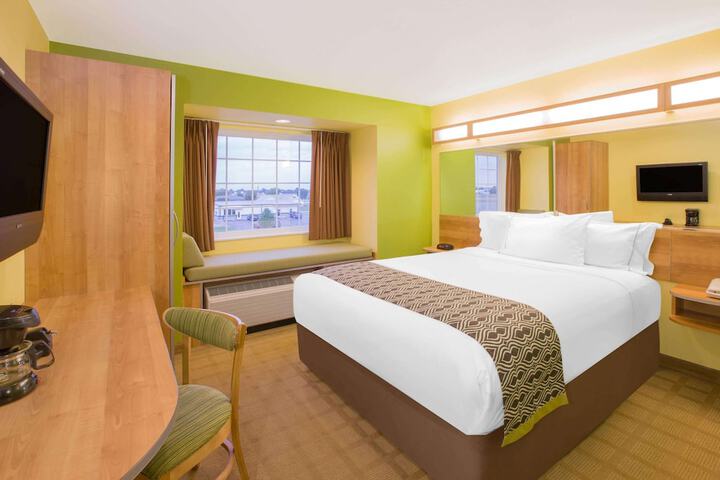 Room 16 of 26