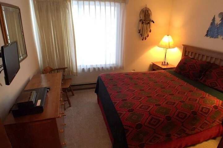 Room 33 of 41
