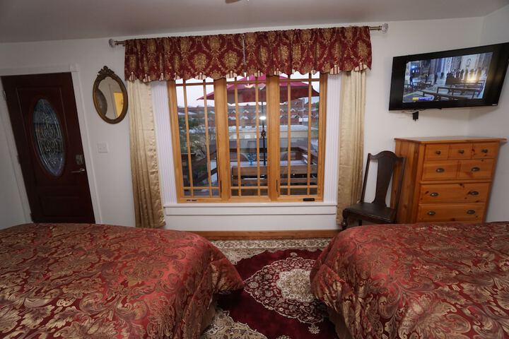 Room 32 of 73
