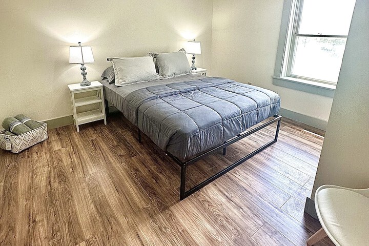 2BR Sunshine Town Condo