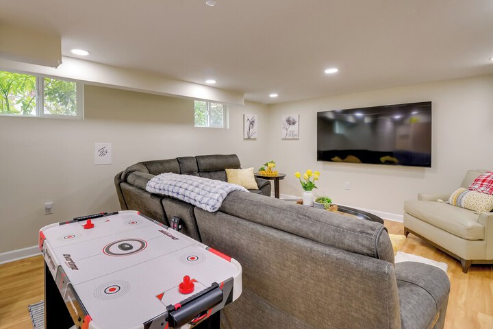 Direct Beach Access: Getaway on Port Orchard!