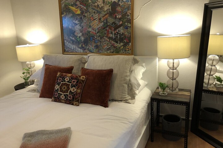 Room 25 of 31