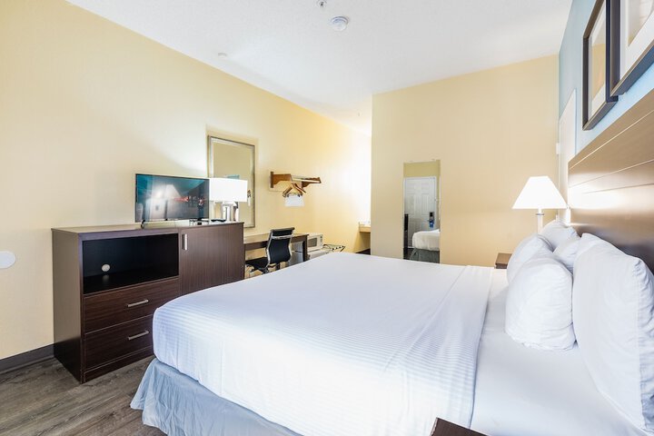 Room 9 of 42