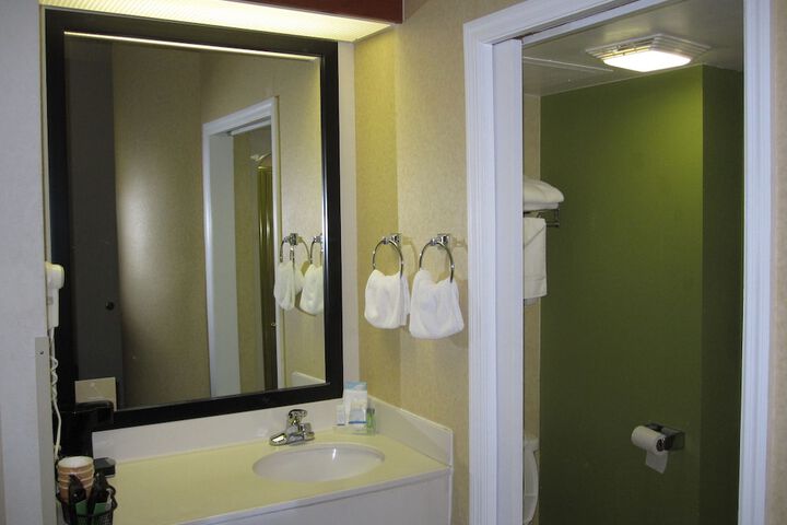 Room 21 of 28