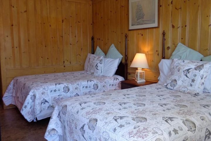 Room 13 of 36