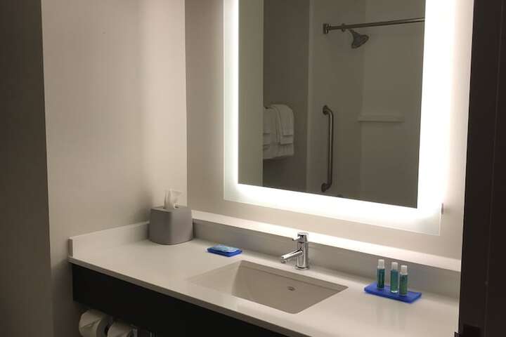Room 19 of 33