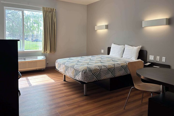 Room 9 of 15