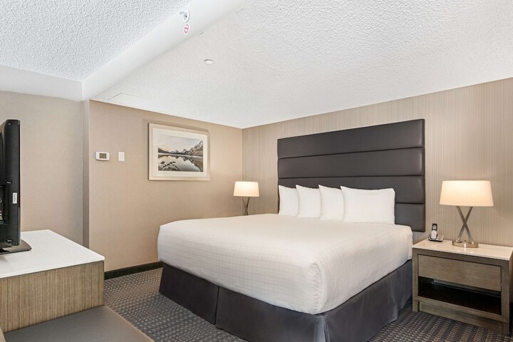 Room 27 of 60