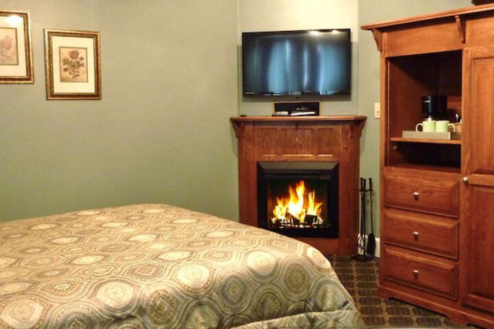 Room 17 of 24