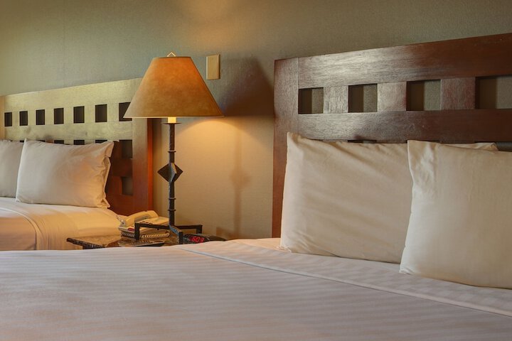 Room 13 of 26