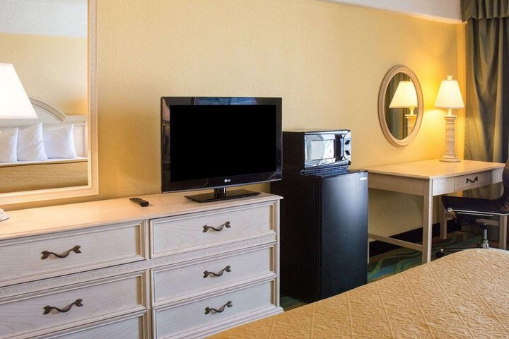 Room 37 of 67