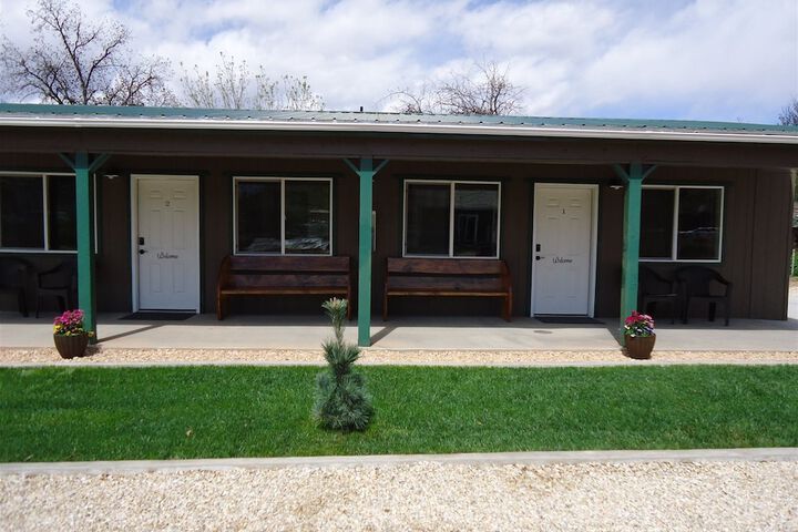 Hurricane Hideaway Lodging