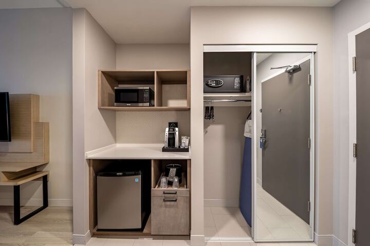 Room 14 of 50