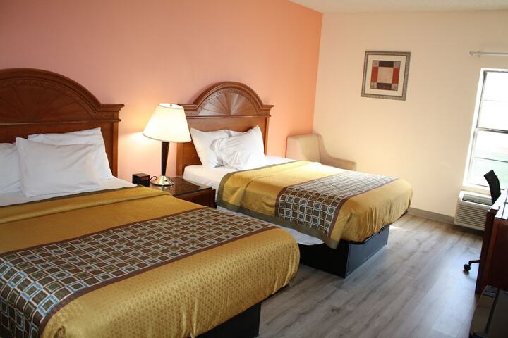 Room 32 of 62