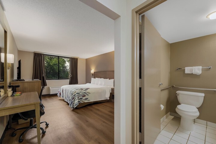 Room 21 of 36