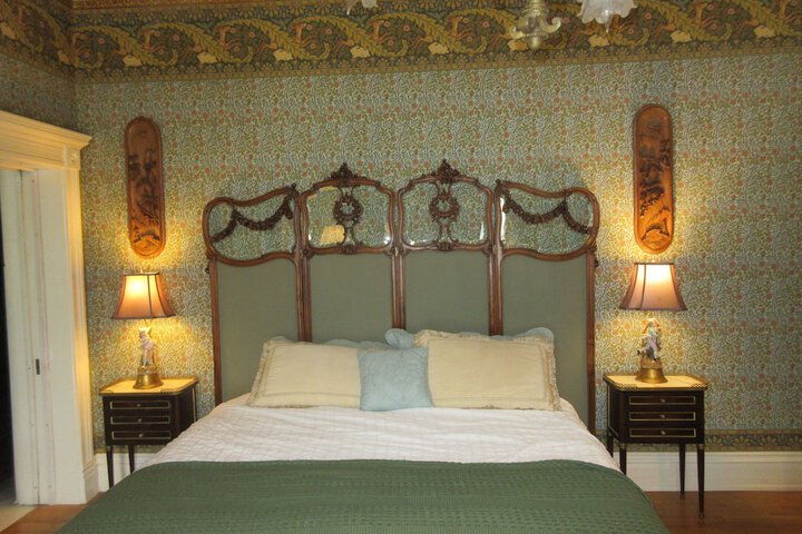 Room 10 of 24