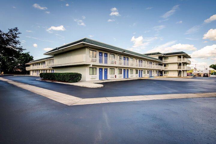 Hotel 6 of 35